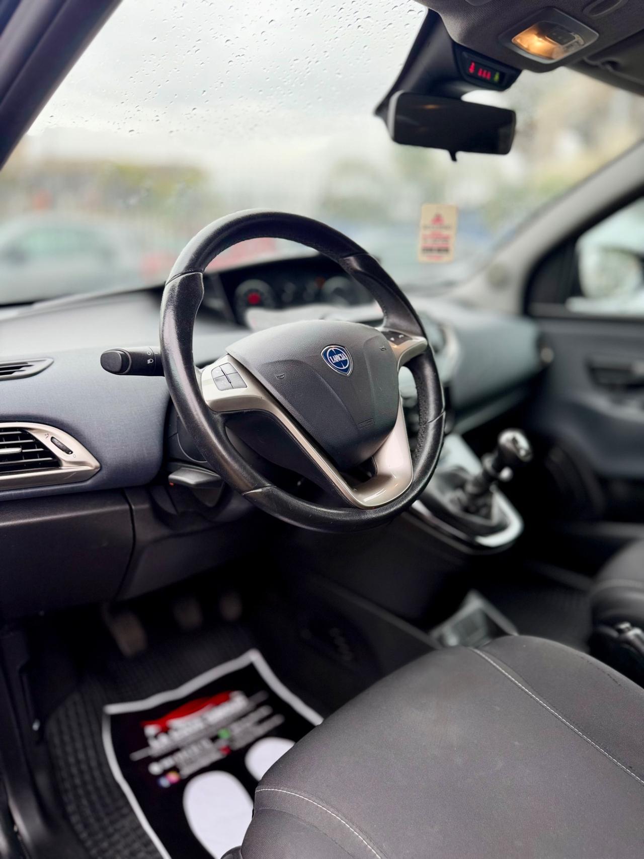 Lancia Ypsilon 1.0 FireFly 5 porte A. Ferretti Full Optional