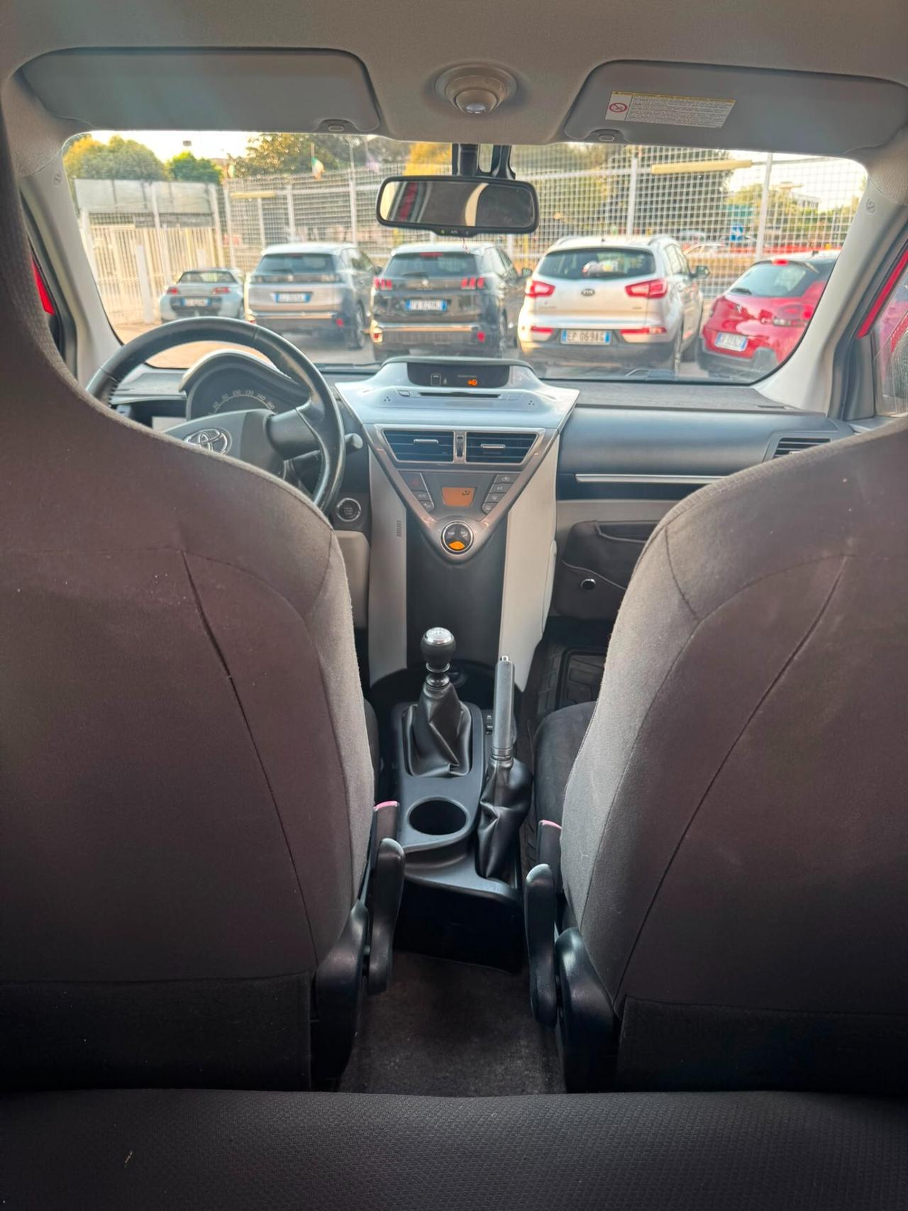 Toyota iQ 1.0 Sol