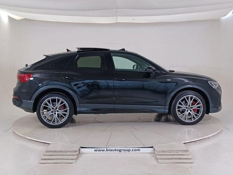 Audi Q3 2019 Sportback Diesel Sportback 40 2.0 tdi Identity Black quattro 193