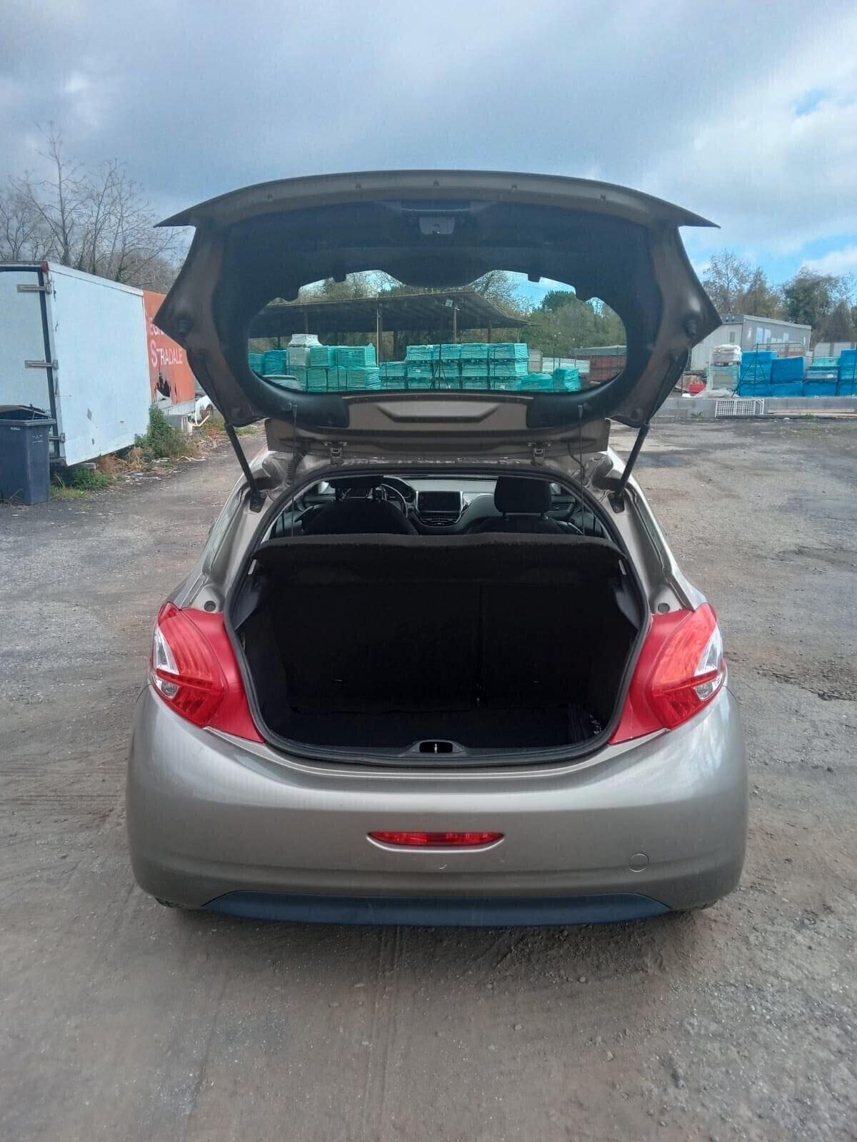Peugeot 208 1.4 HDi 68 CV 3 porte Access