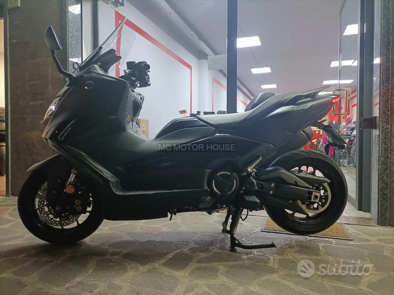 Yamaha tmax 560 techmax+0maggi0 casco+rate+permute