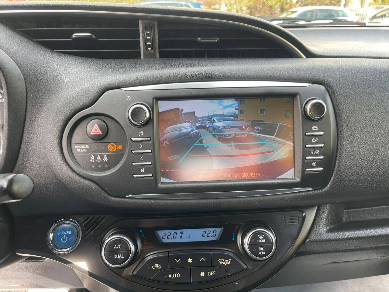 Toyota Yaris 1.5 Hybrid 5 porte Cool Red Edition