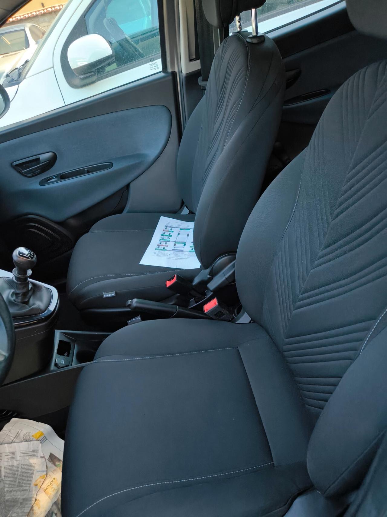 Lancia Ypsilon 1.0 FireFly 5 porte S&S Hybrid Gold
