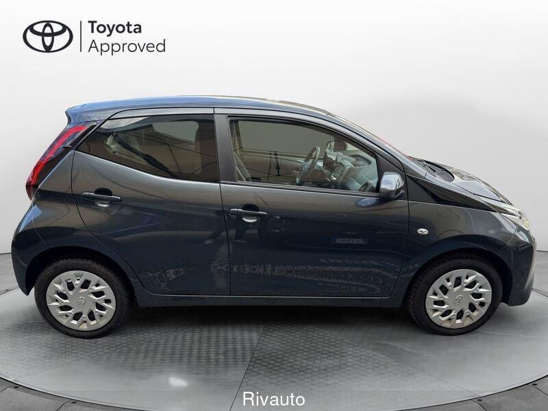 Toyota Aygo Aygo Connect 1.0 VVT-i 72 CV 5 porte x-play