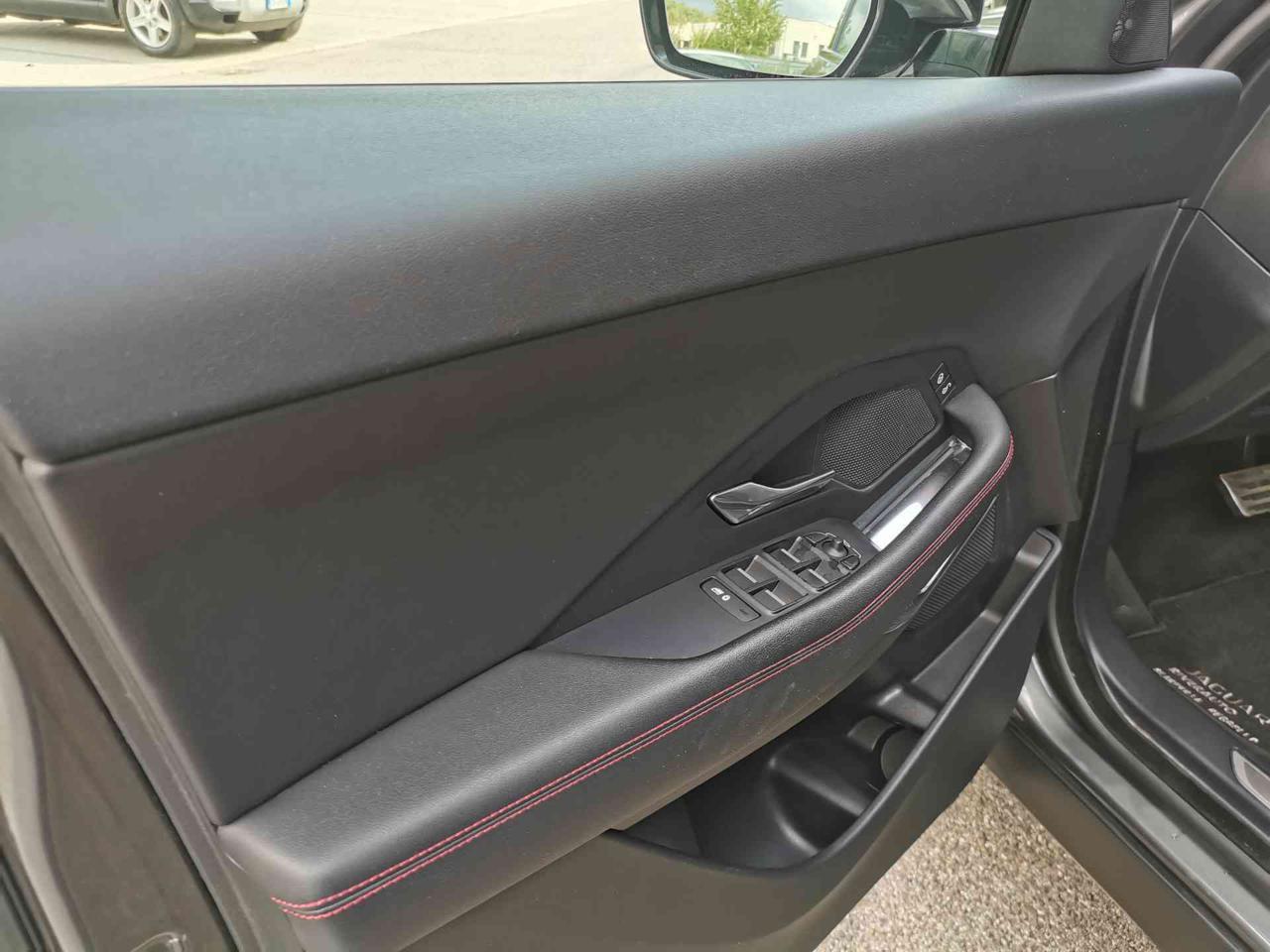JAGUAR E-Pace (X540) E-Pace 2.0D 150 CV A...