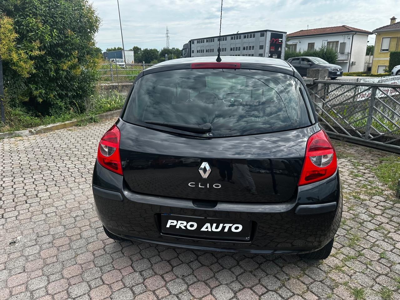 Renault Clio 1.2 16V 5 porte Dynamique