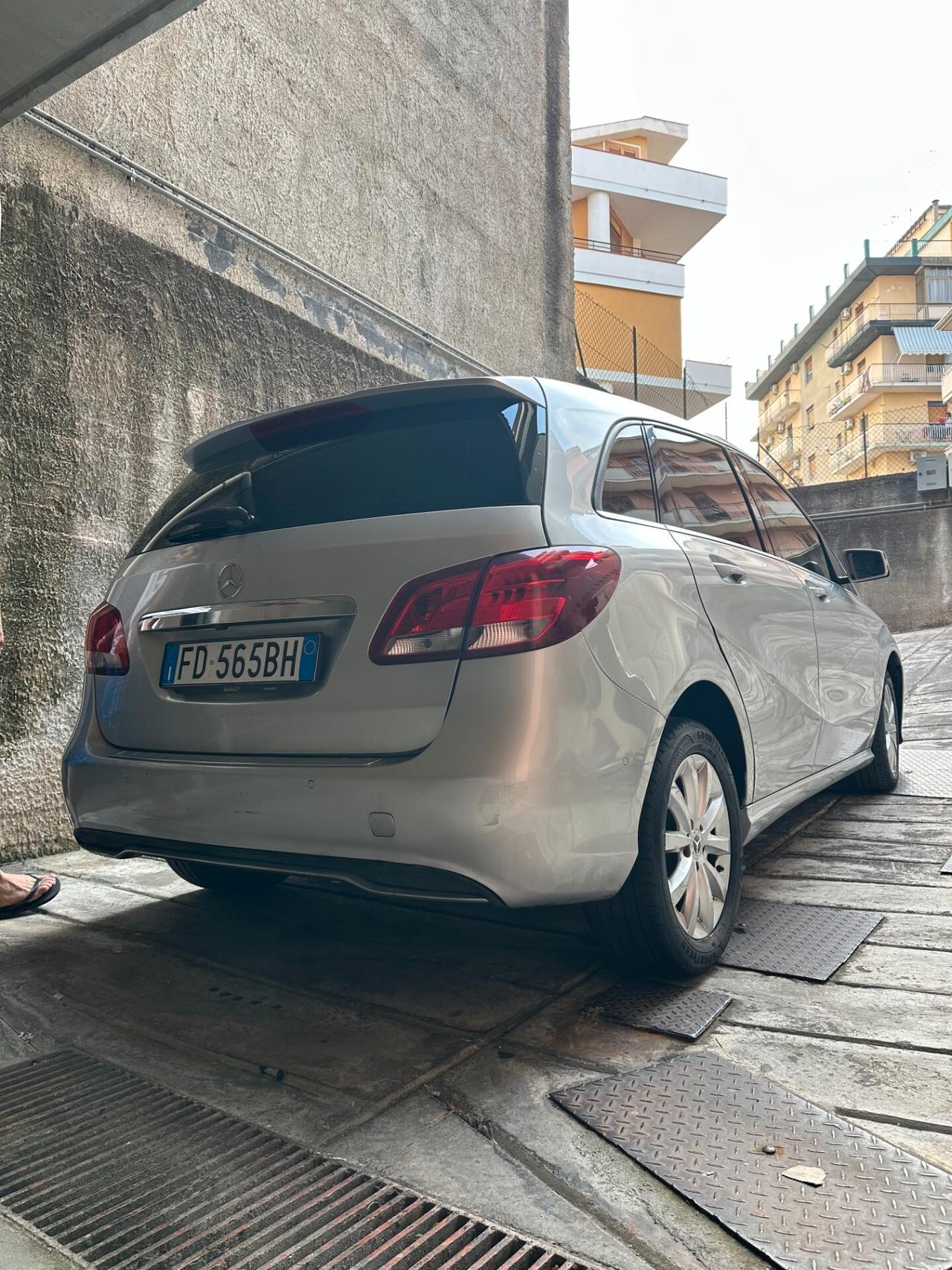 Mercedes-benz B 180 d Business