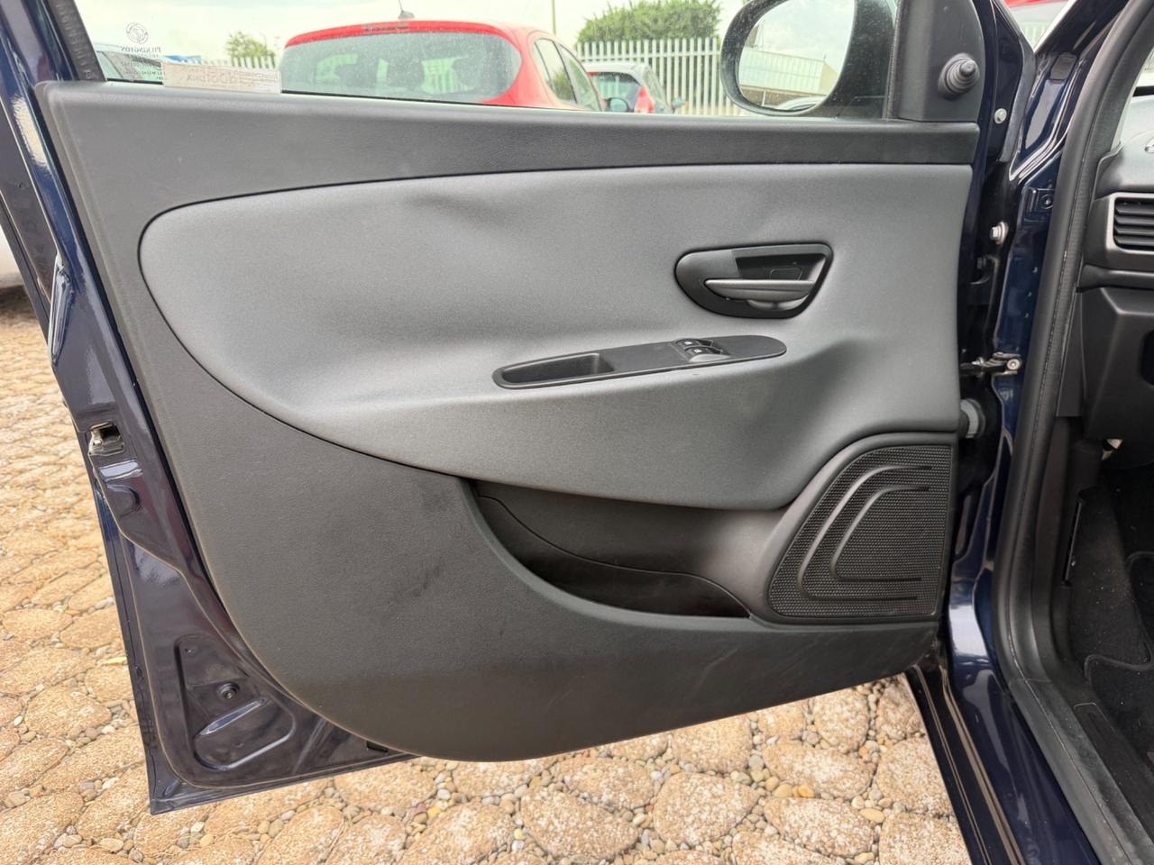 Lancia Ypsilon 1.2 69 CV 5 porte GPL Ecochic Gold