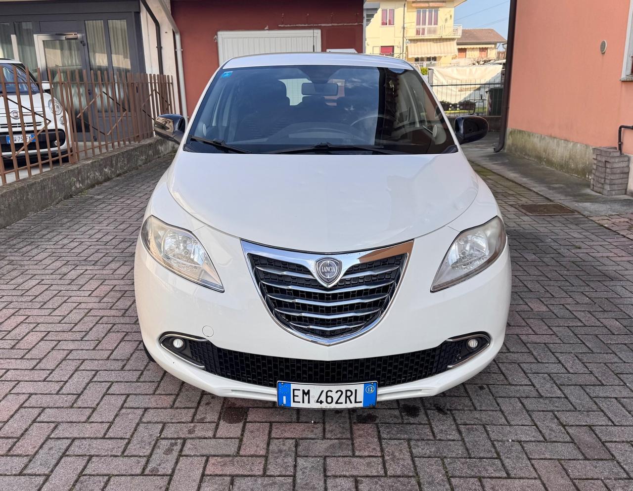 Lancia Ypsilon 1.2 69 CV Ok Neopatentati