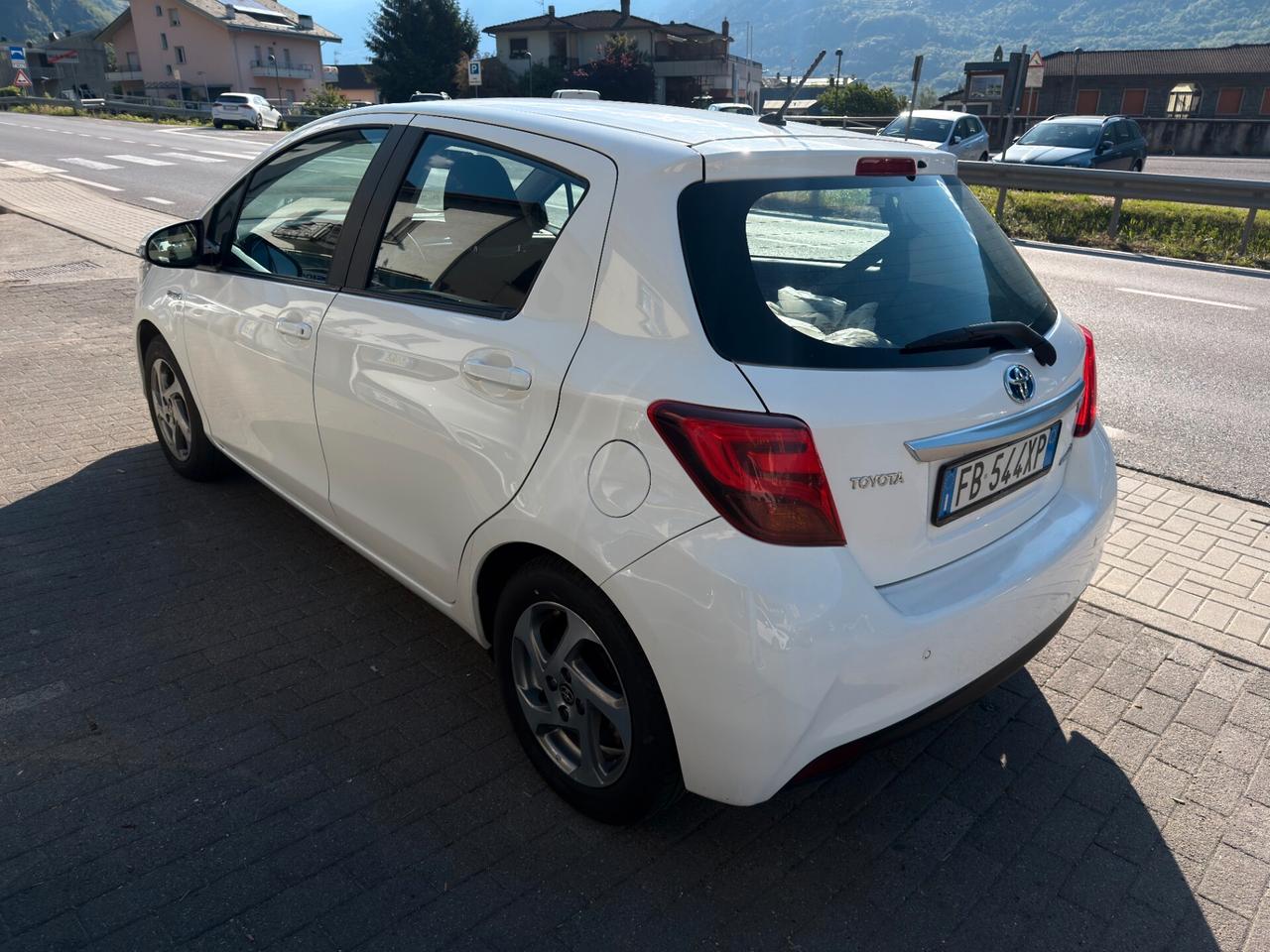 Toyota Yaris 2016 5p 1.5cc 75Cv Automatica