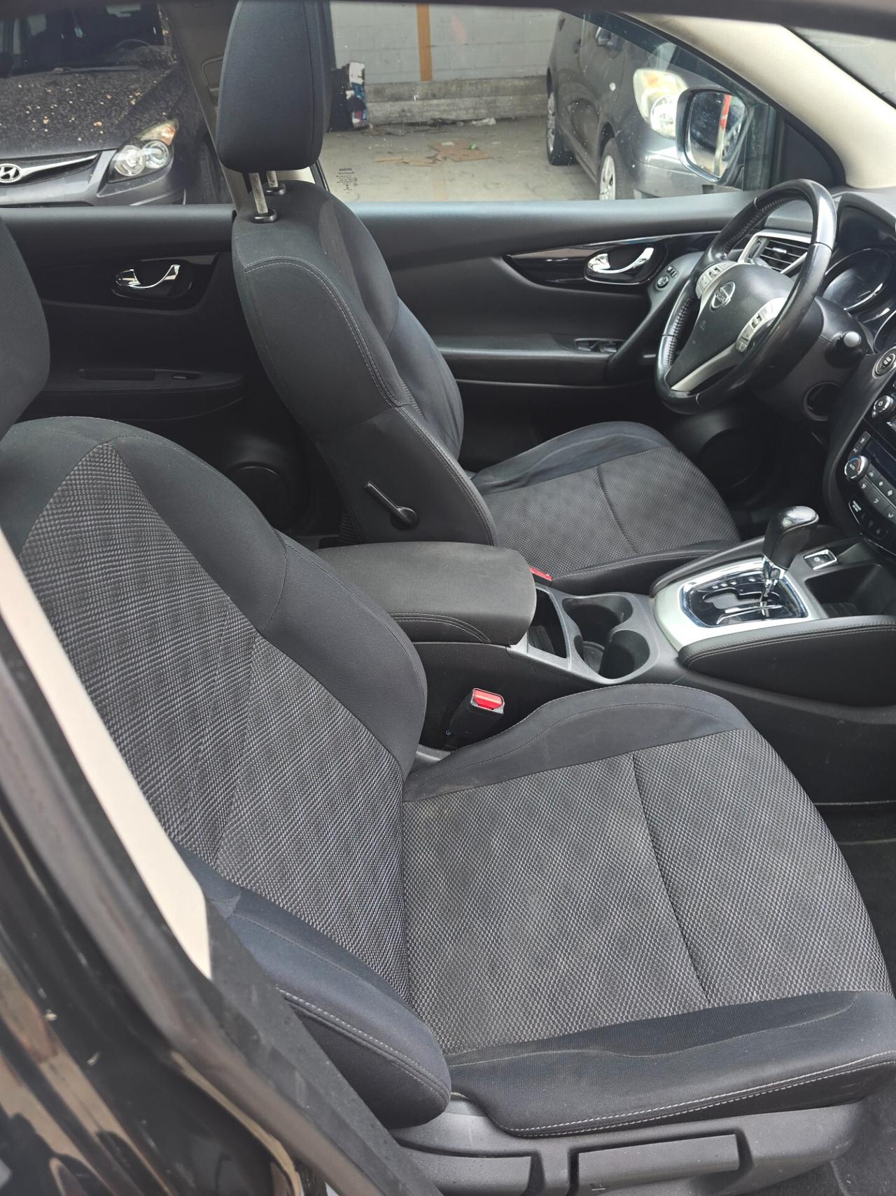 Nissan Qashqai 1.2 DIG- AUTOMATICO/TETTO PANORAMICO GARANZIA E PERMUTA