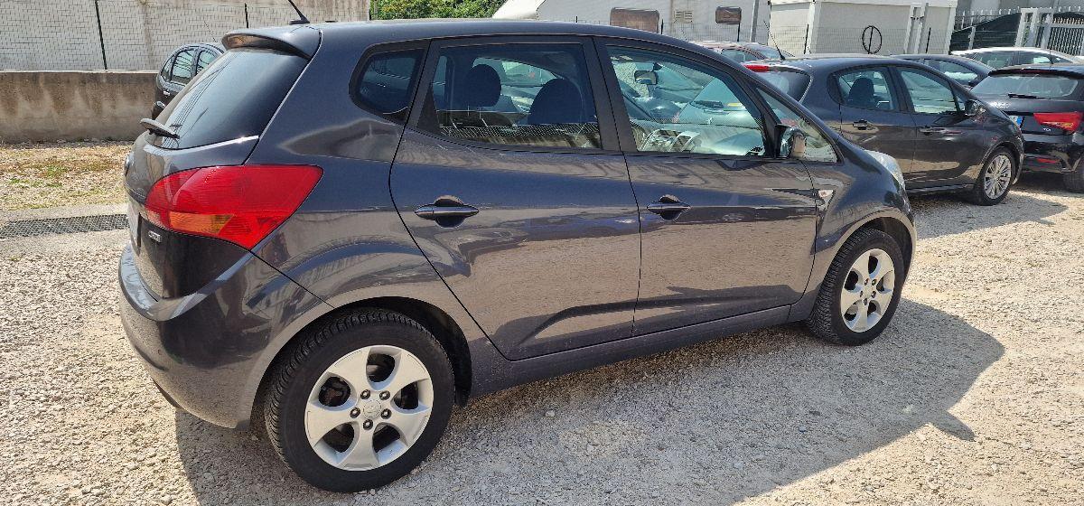 KIA Venga 1.4 CRDi 90CV WGT Fullsky