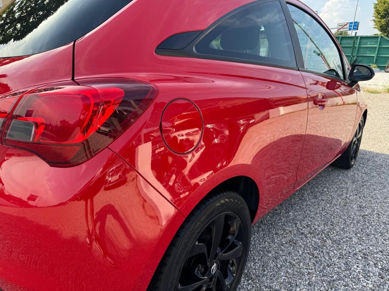 Opel Corsa 1.2 Coupé b-Color