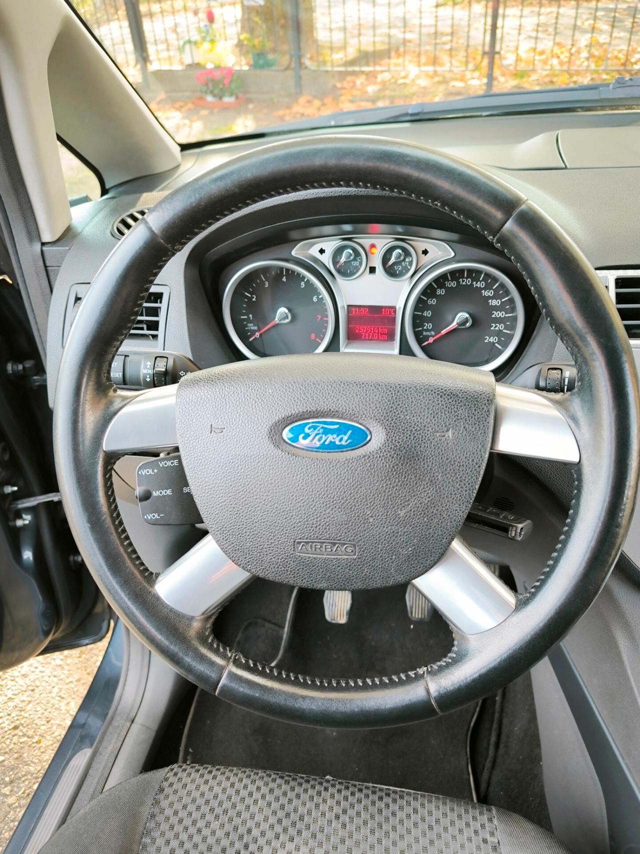 Ford C-Max 2.0 145 CV Titanium