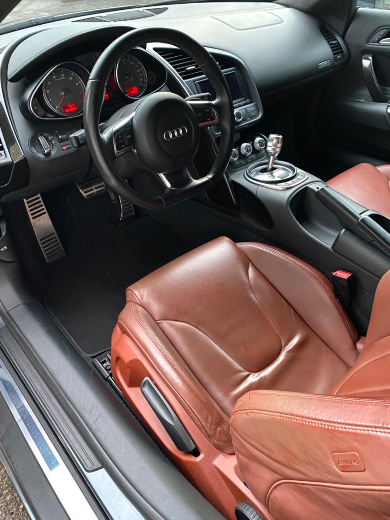 Audi R8 4.2 V8 FSI 420cv quattro R-tronic