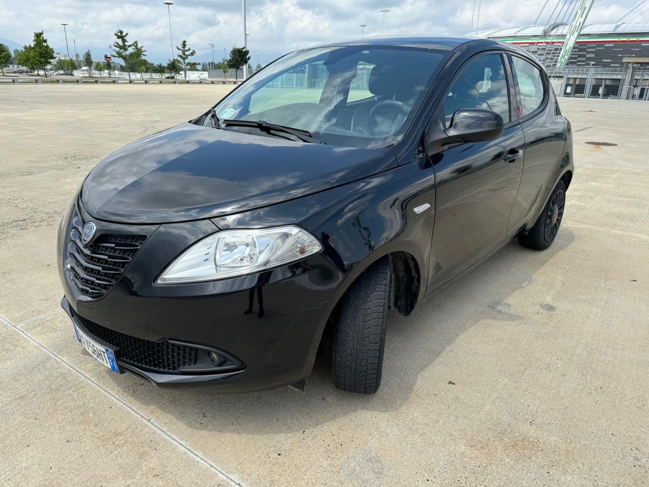 Lancia Ypsilon 1.2 69 CV 5 porte GPL Ecochic Silver