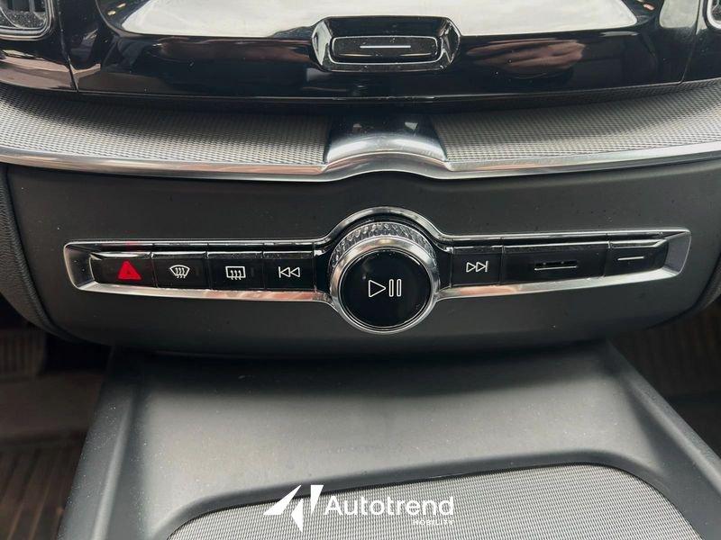 Volvo XC60 B5 235+14 CV AWD Automatica Mild Hybrid Ultimate Dark