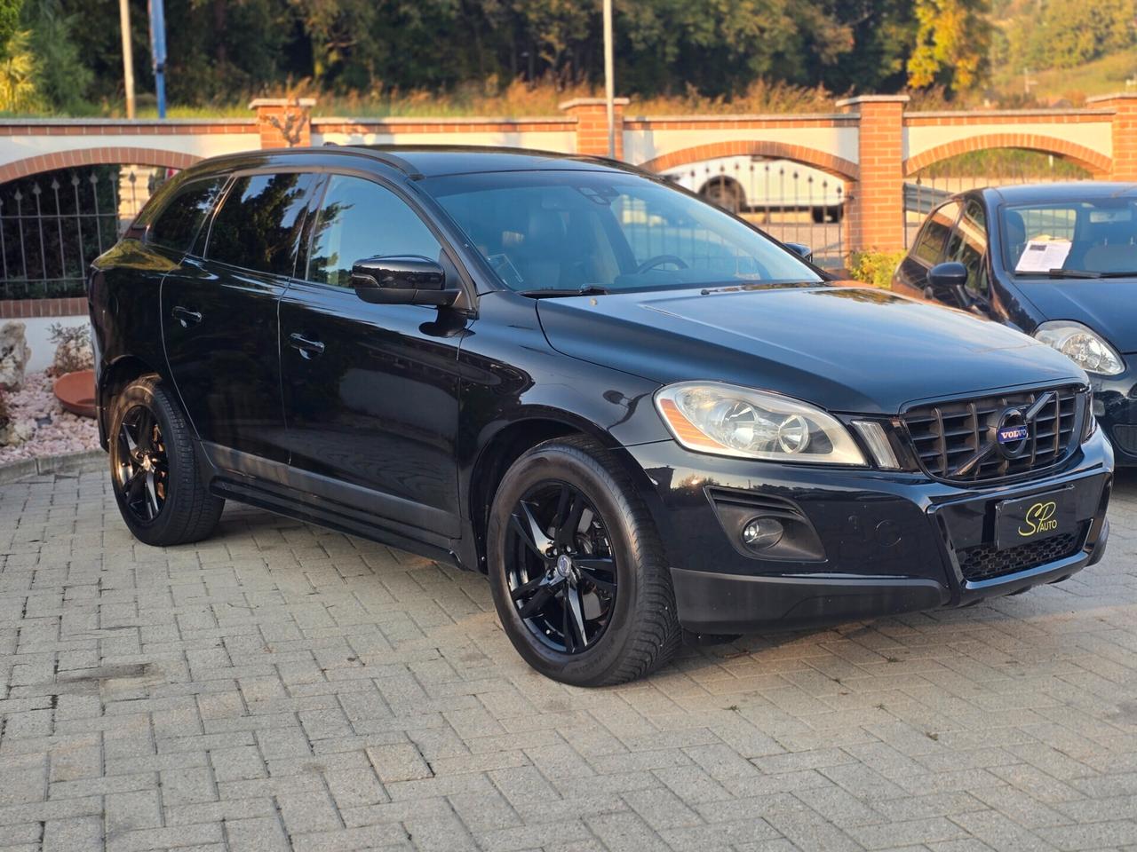 Volvo XC60 AWD 2.4/120KW/163CV /AUTOMATICO /SENSORI/PELLE/RSE