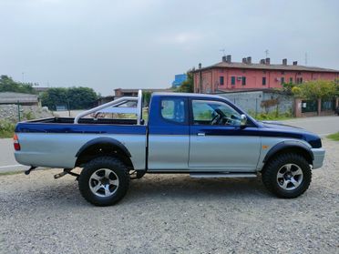 Mitsubishi L200 2.5 TDI 4WD Club Cab GLS Targ.