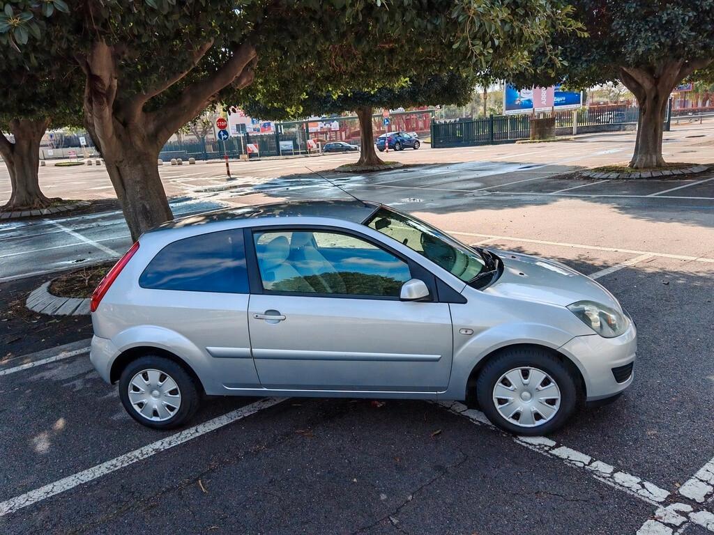 Ford Fiesta 1.4 diesel con 99.000 km