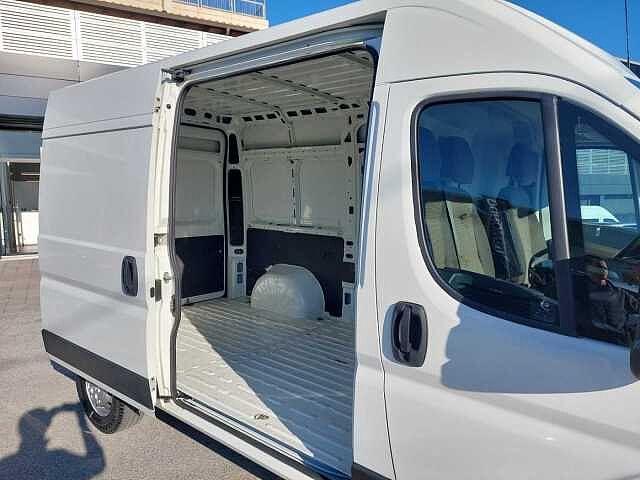 Peugeot Boxer 335 2.2 BlueHDi 140 S&S L2H2