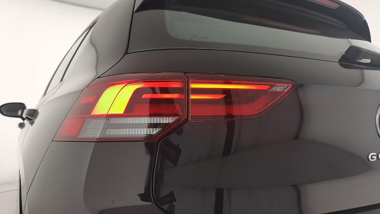 VOLKSWAGEN Golf VIII 2020 - Golf 1.0 etsi evo Life 110cv dsg