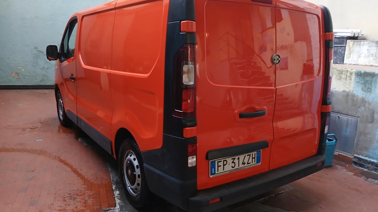 Renault Trafic 1600 DCI E6 IVA COMPRESA
