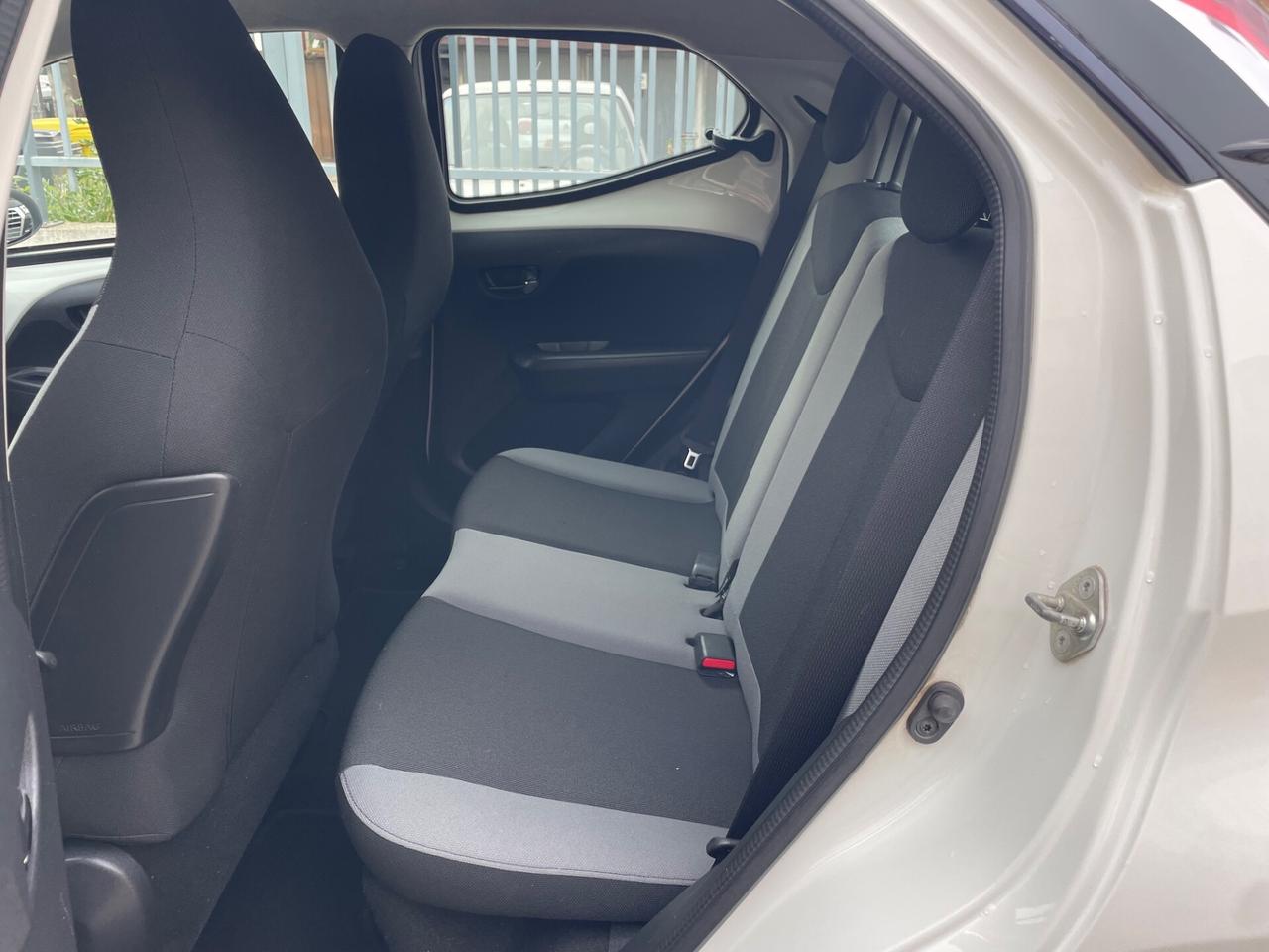 Toyota Aygo 1.0 VVT-i 69 CV 5 porte x-wave MMT