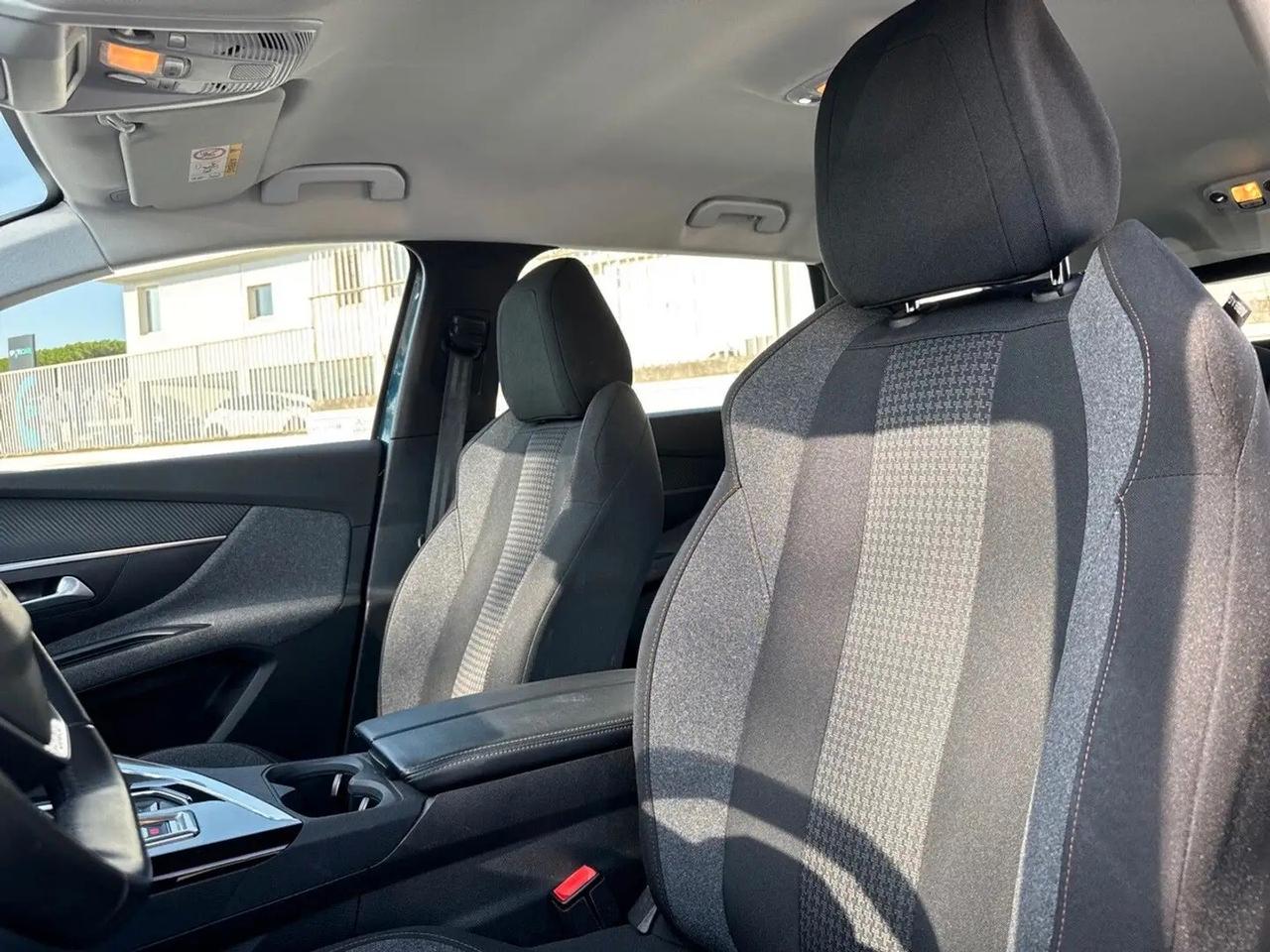 Peugeot 5008 BlueHDi 130 S&S EAT8 Active Pack