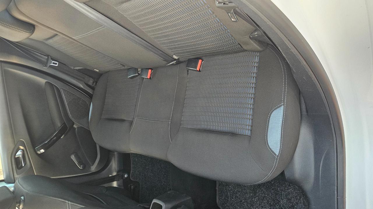 Peugeot 208 1.4 HDi 68 CV 5 porte Allure