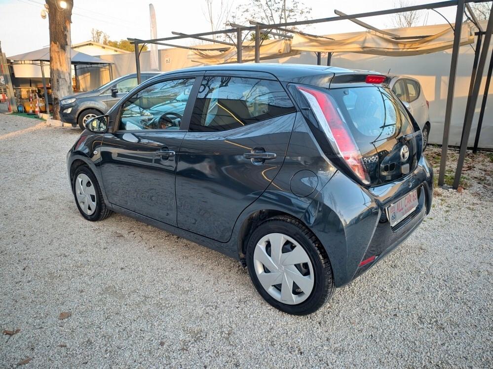 Toyota Aygo 1.0 5P X-PLAY EURO 6 OK NEOPATENTATI