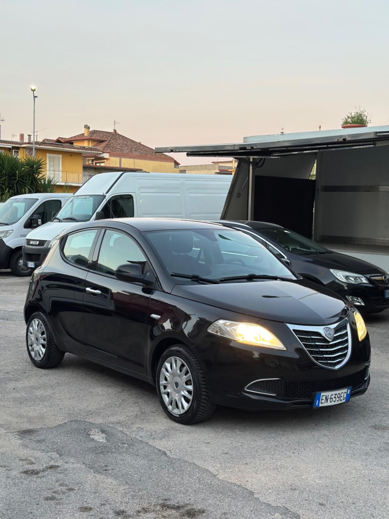 Lancia Ypsilon 1.2 69 CV 5 porte GPL Ecochic Platinum