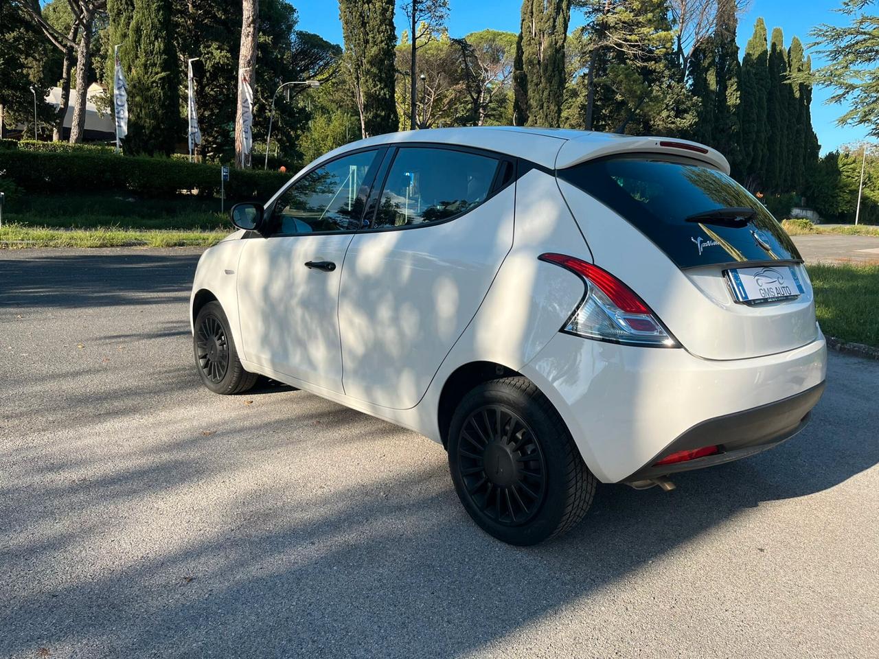 Lancia Ypsilon 1.2 69 CV 5 porte S&S Platinum