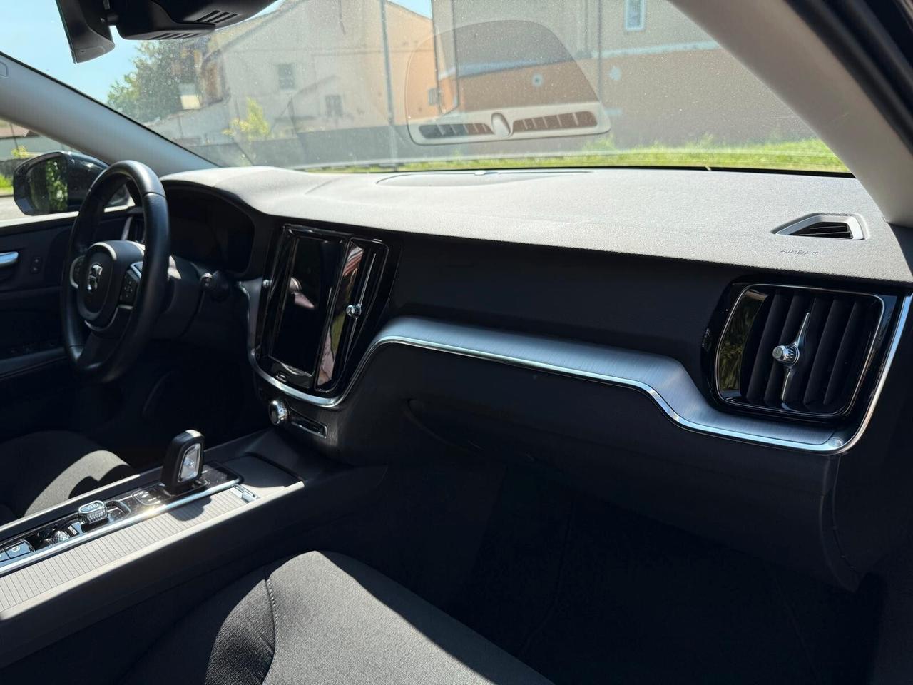 Volvo V60 B4 (d) Geartronic Momentum Pro Business PILOT ASSIST