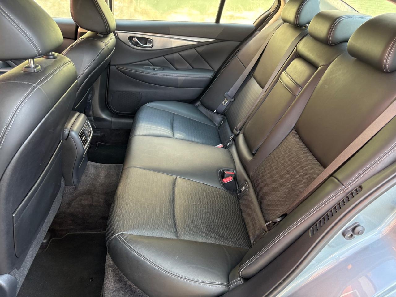 Infiniti Q50 S Hybrid 364CV 2013