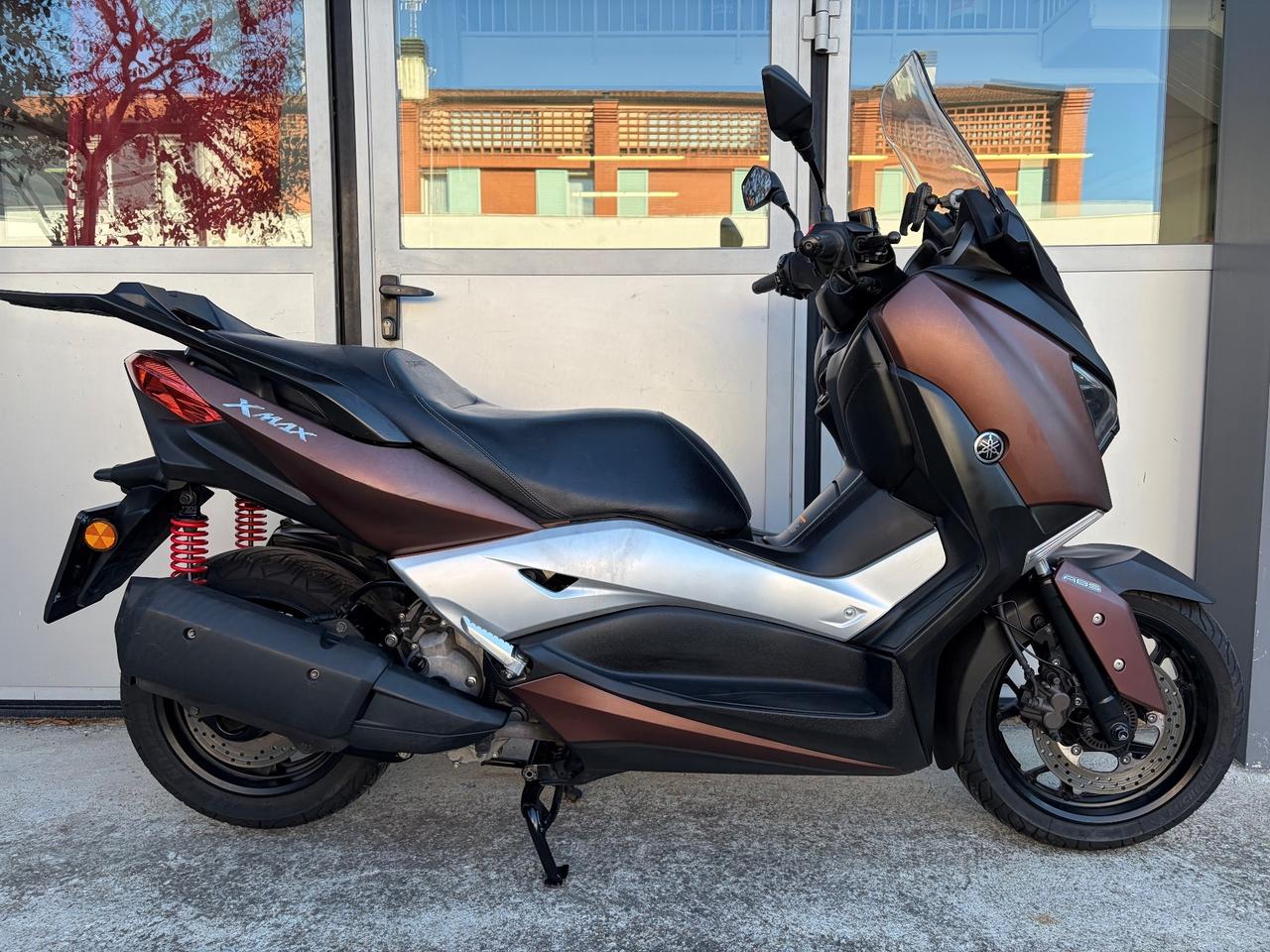 Yamaha X-Max 300