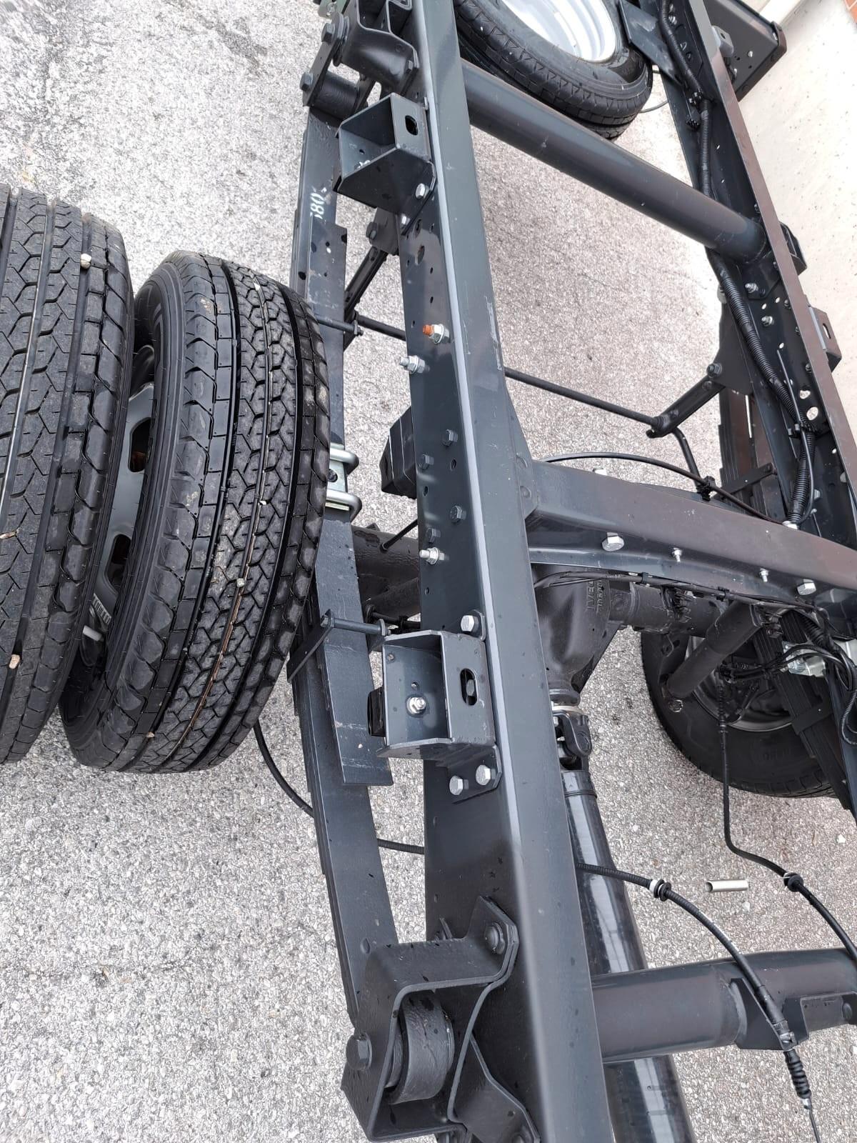 Carroattrezzi IVECO DAILY 35C18 km 0