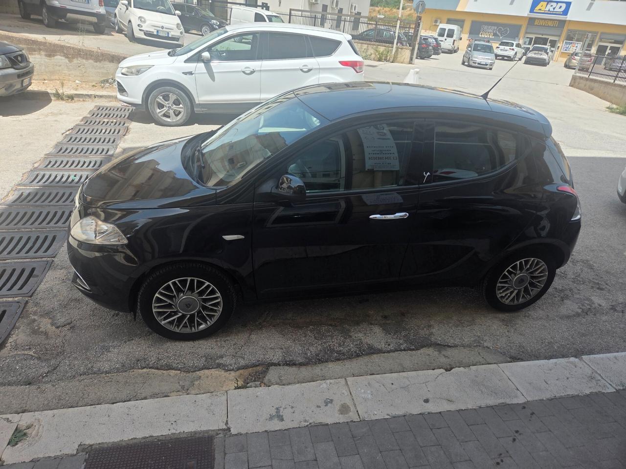 LANCIA YPSILON 1.2 BENZINA 70 CV SOLI KM 56000 CERTIF