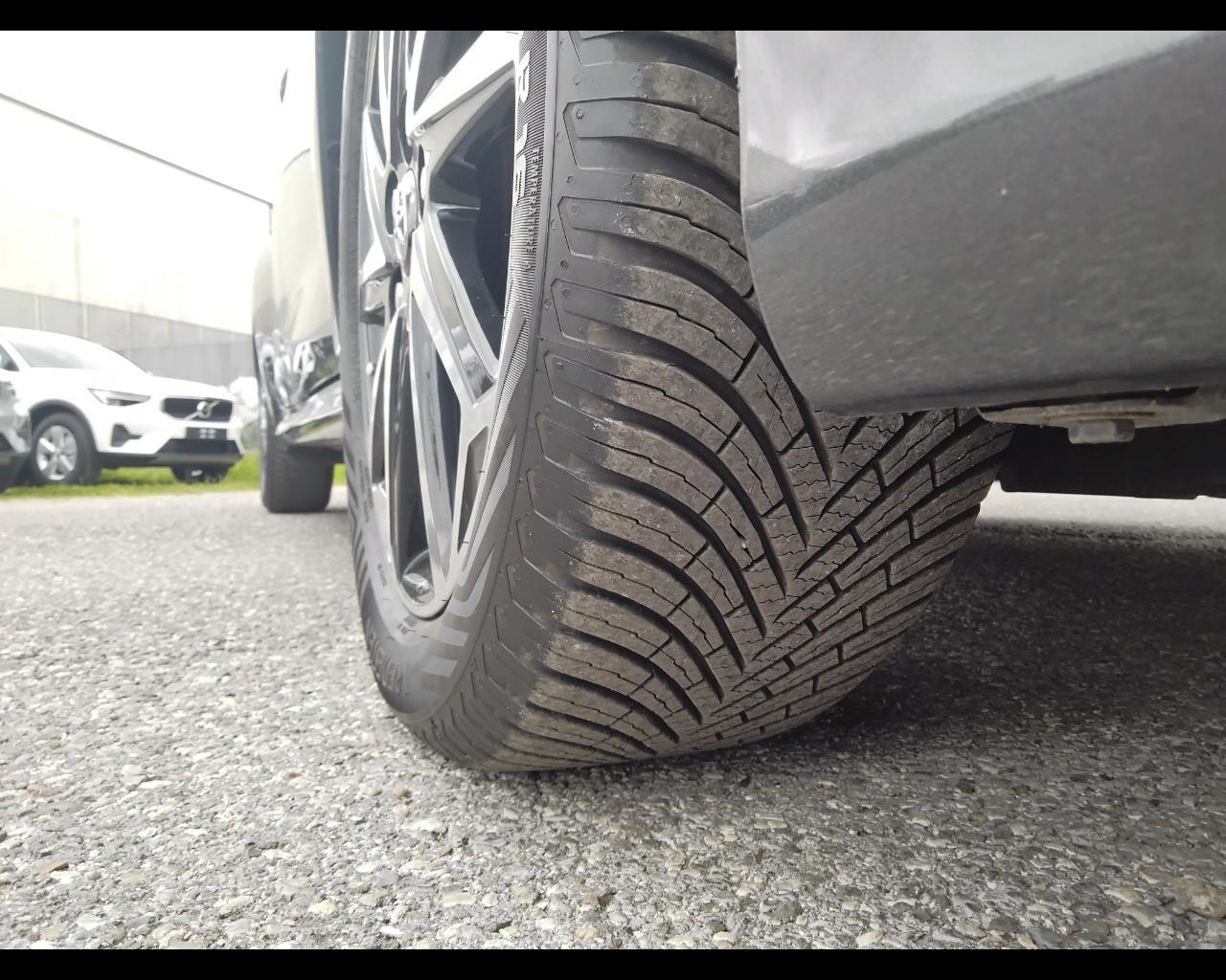 TOYOTA Yaris IV 2020 - Yaris 1.5h Trend