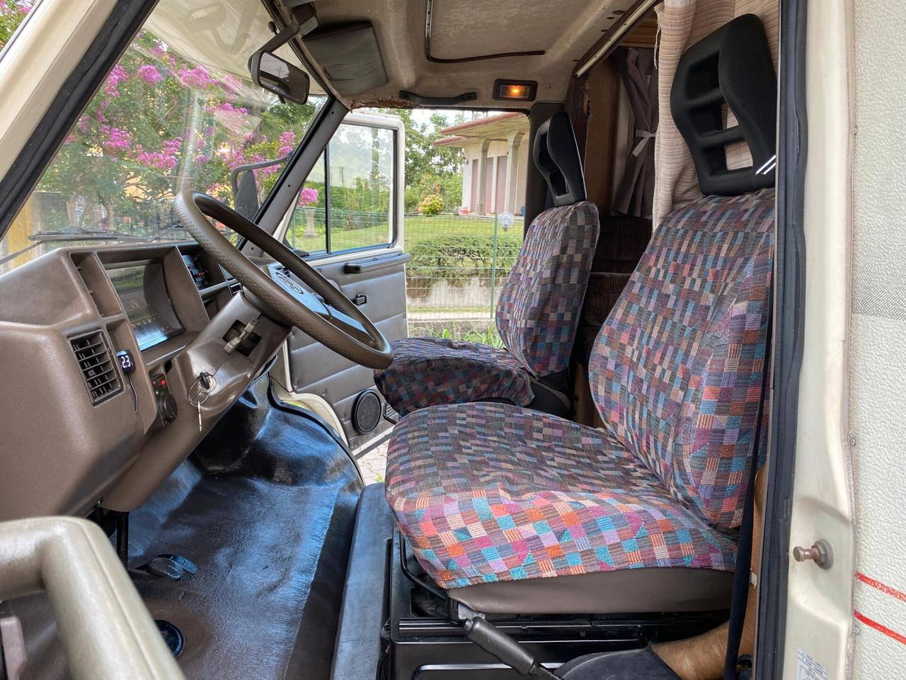 Peugeot J5 Ducato 2.5D Globetrotter Dethleffs 5Posti