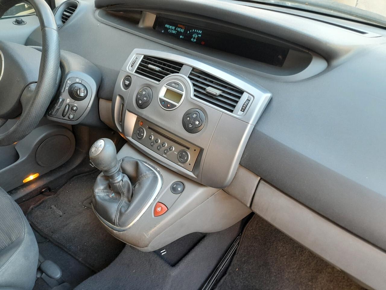 Renault Scenic Scénic 1.5 dCi/105CV Dynamique