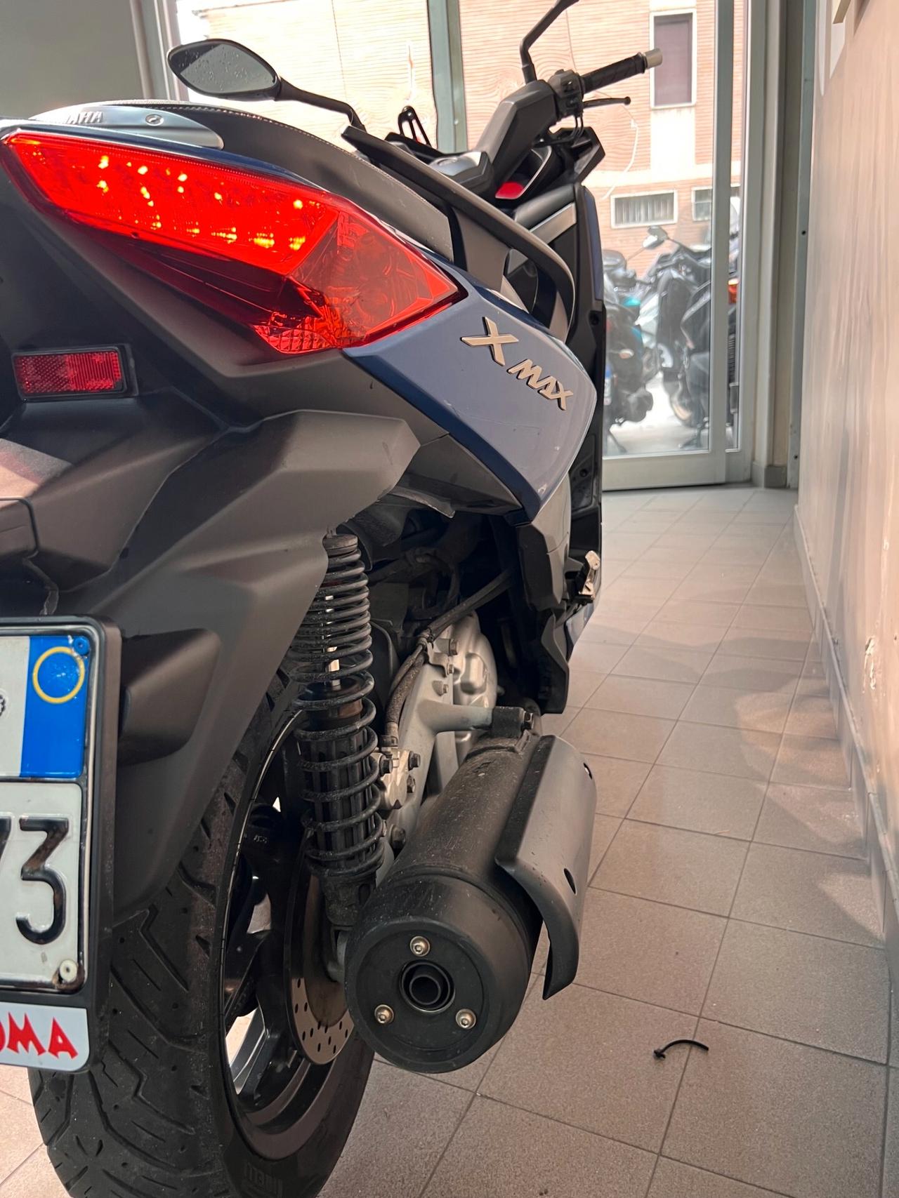 Yamaha X-Max 250