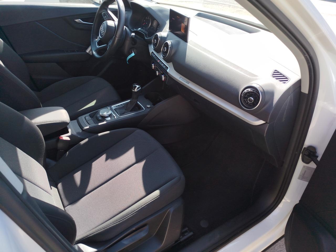 Audi Q2 35 TDI quattro S tronic Business