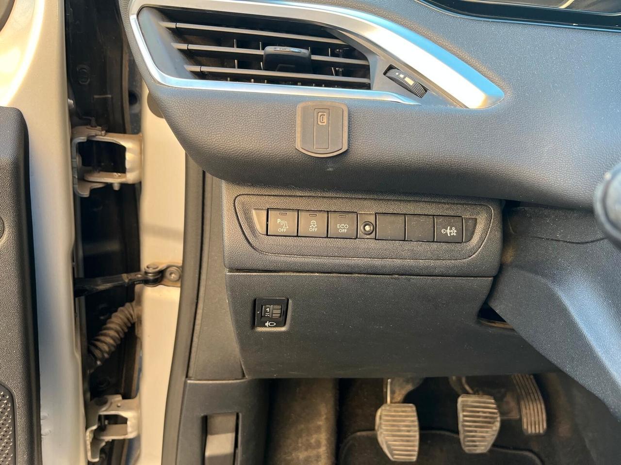 Peugeot 208 1.6 e-HDi 92 CV 5 porte Allure