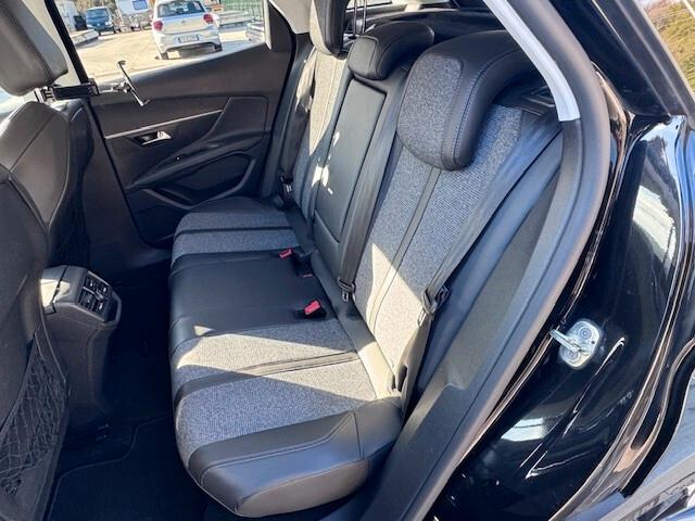 Peugeot 3008 BlueHDi 130 S&S EAT8 Allure