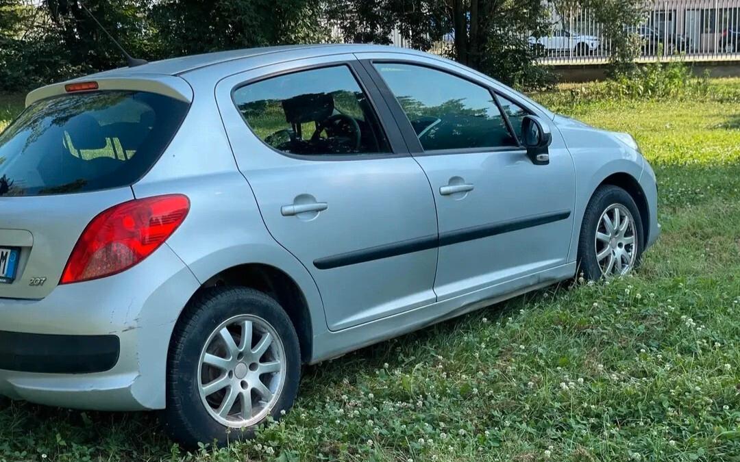 Peugeot 207 1.4 HDi 70CV 5p. ONE Line