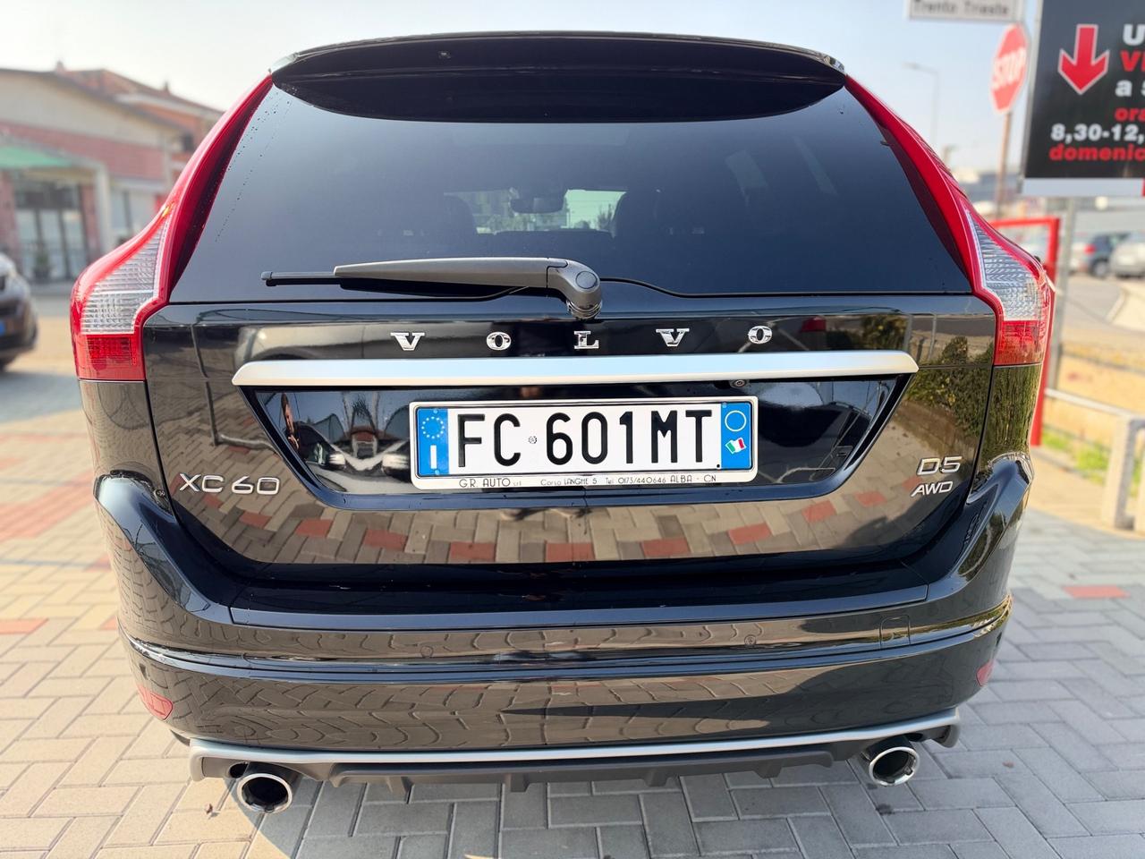 Volvo XC 60 D5 AWD Geartronic R-design Momentum