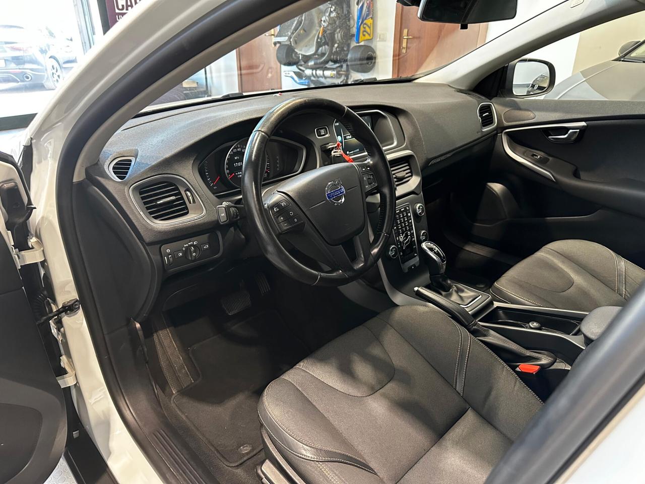 Volvo V40 Cross Country D2 Business