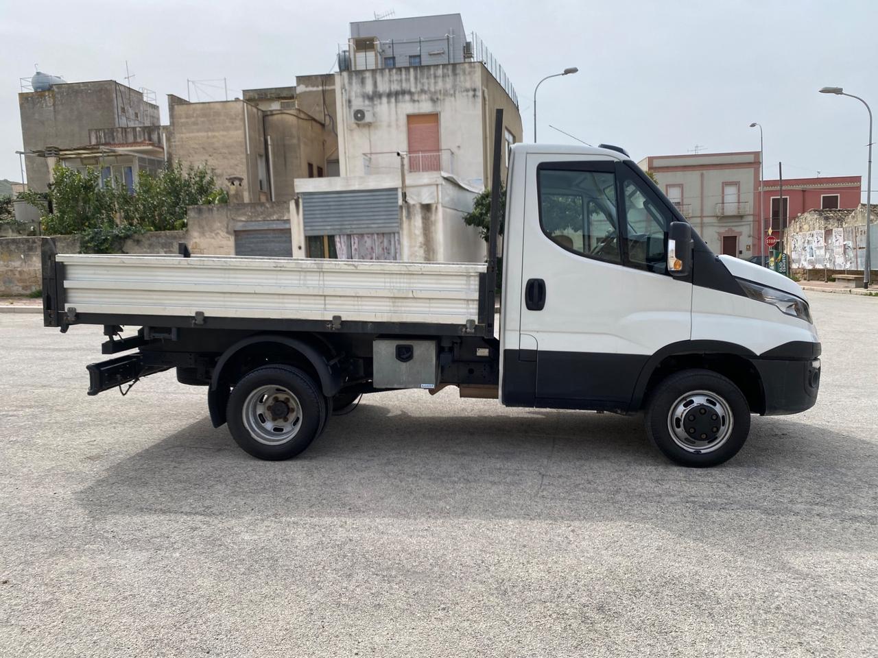 Iveco Daily 35C11 2.3 106CV RIBALTABILE
