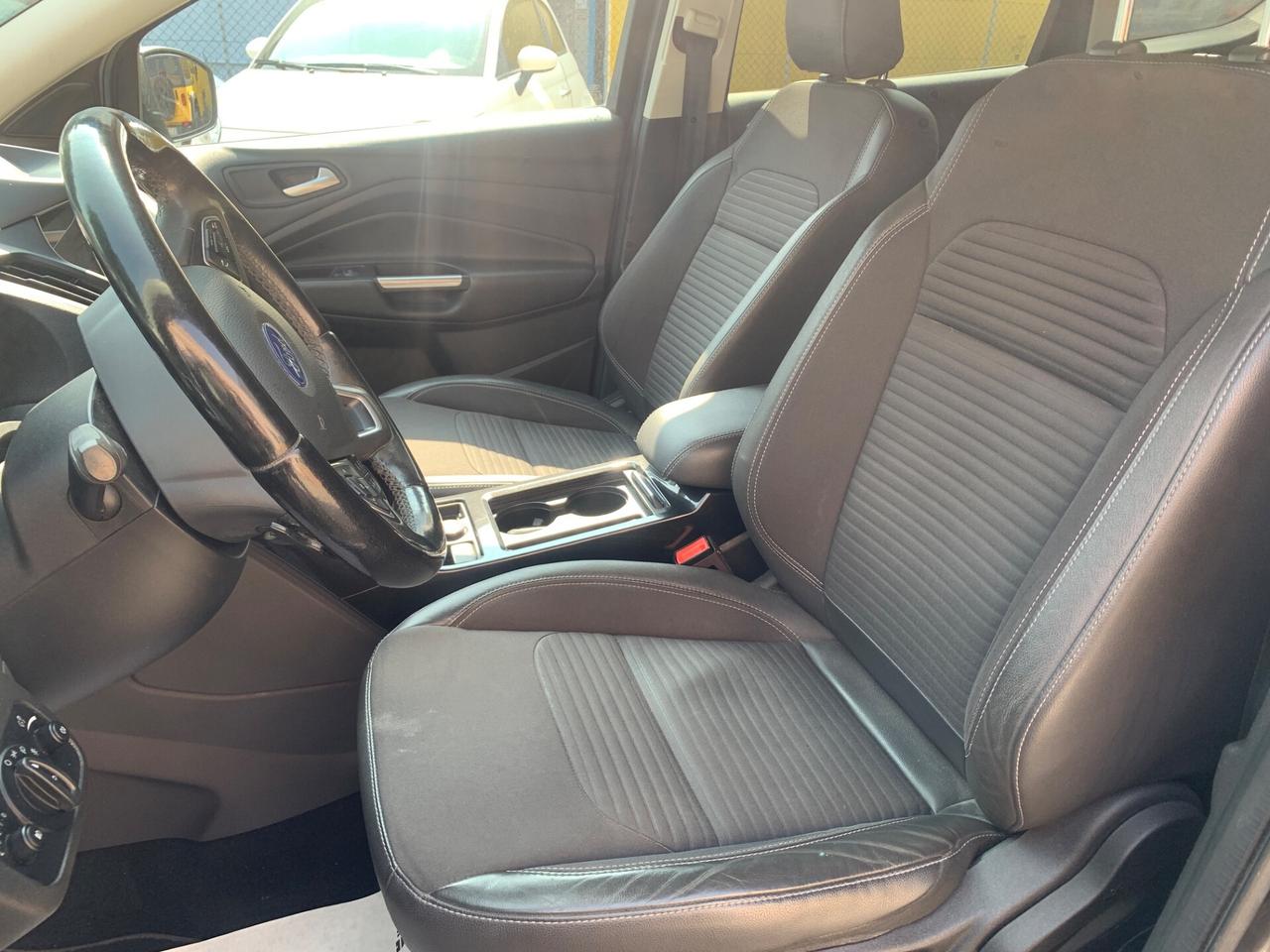 Ford Kuga 1.5 TDCI Powershift